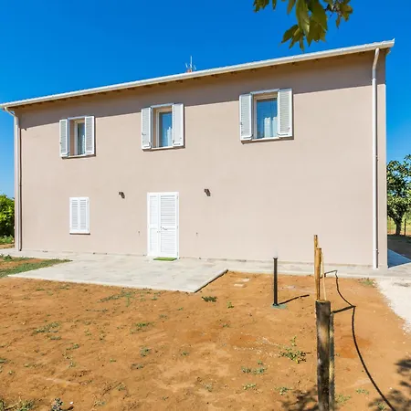 Casa Del Pozzo By Interhome Доноратико