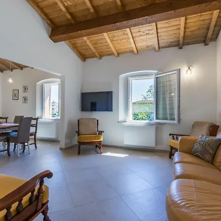 Casa Del Pozzo By Interhome