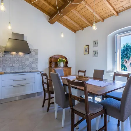Casa Del Pozzo By Interhome